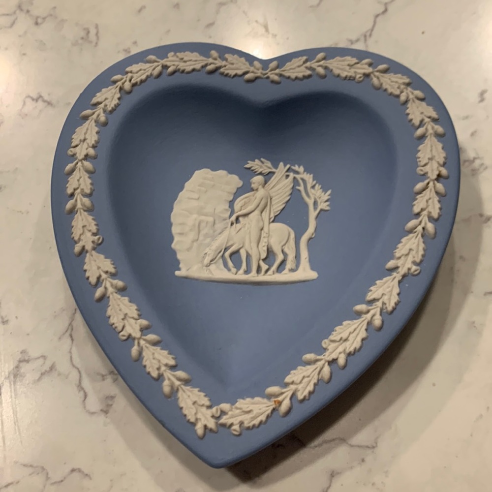 Vintage Wedgwood Jasperware heart dish